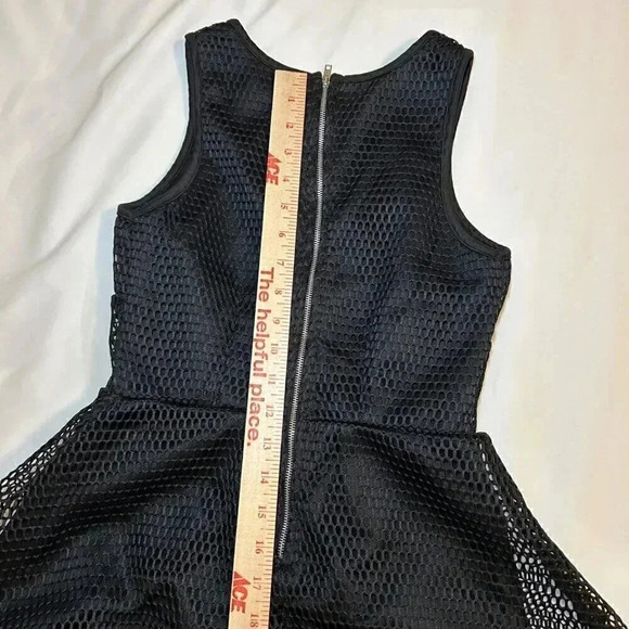Romeo + Juliet Couture Size Small Dress Netting Black Fit & Flare Sporty Retro G - Picture 13 of 13